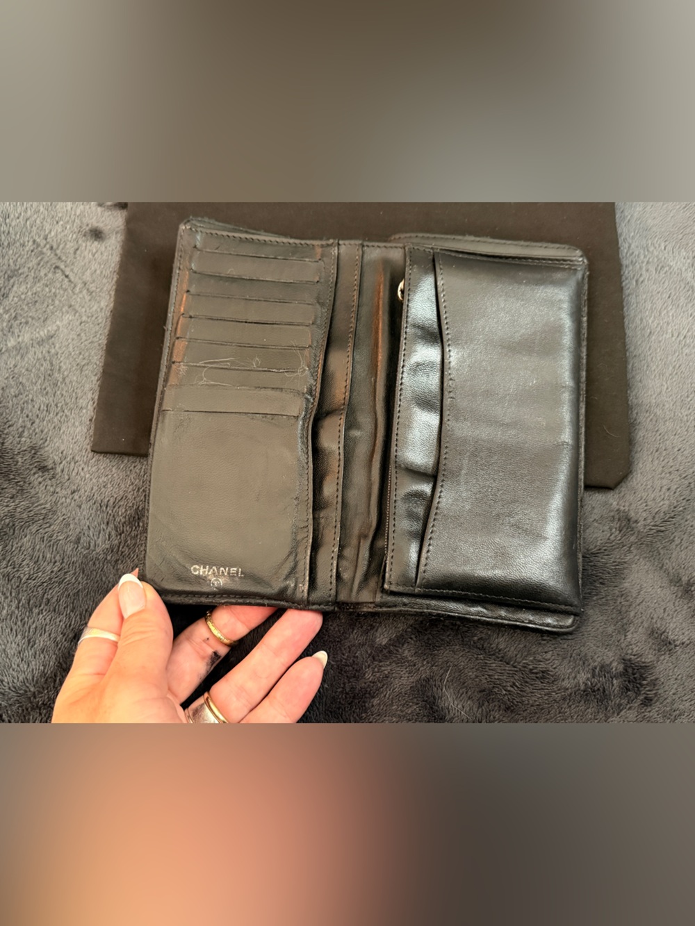 CHANEL Black Quilted Lambskin Wallet with Silver CC Emblem - Picture 2 of 8